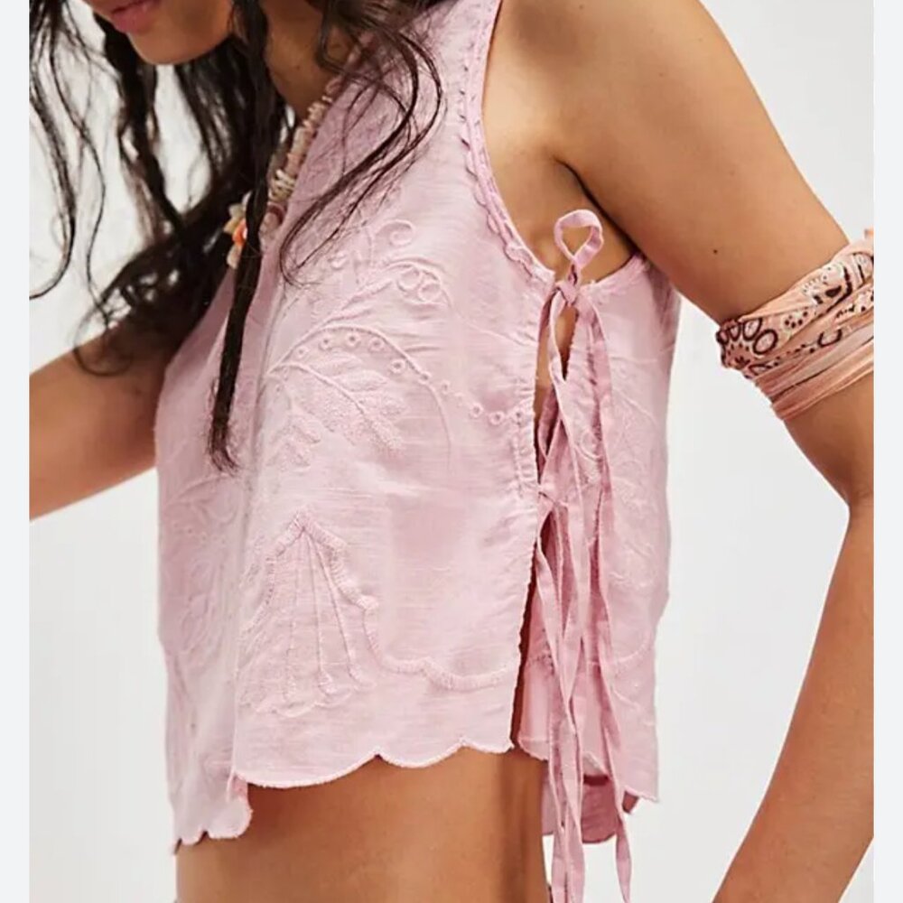 Faded Gardens Light Pink Embroidered Tie-Side Sleeveless Top EUC